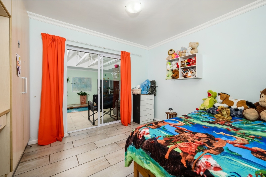 5 Bedroom Property for Sale in Summerstrand Eastern Cape
